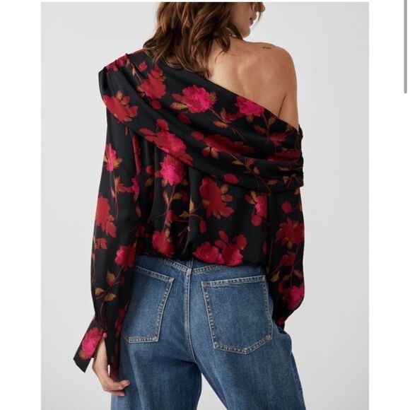 NWT Free People Potter Floral Printed Off-Shoulder Top size Medium - Picture 4 of 9